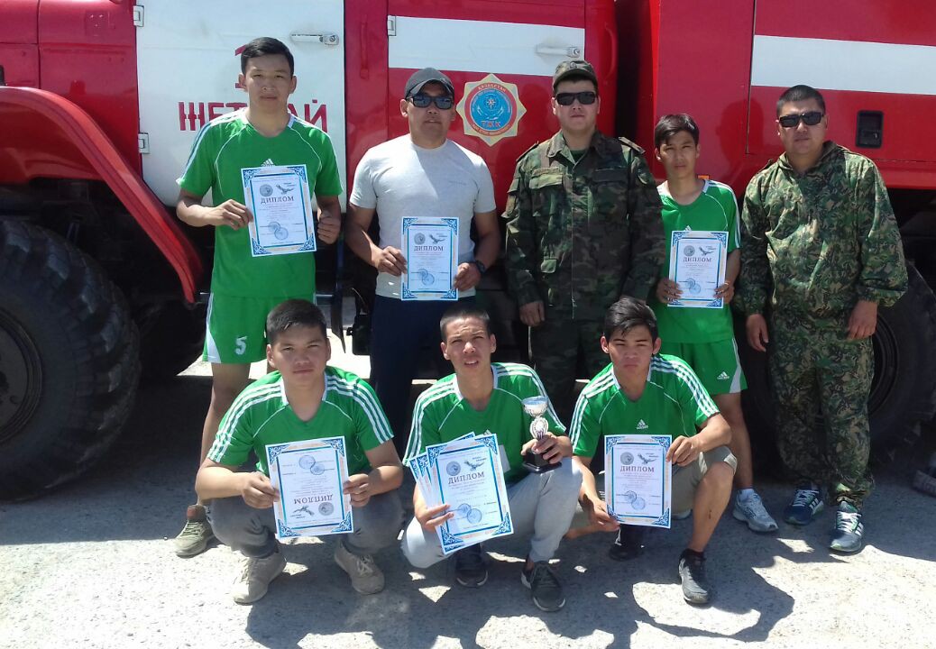 Qaraqııalyq oqýshylar arasynda «Jas qutqarýshy» saıysy ótti
