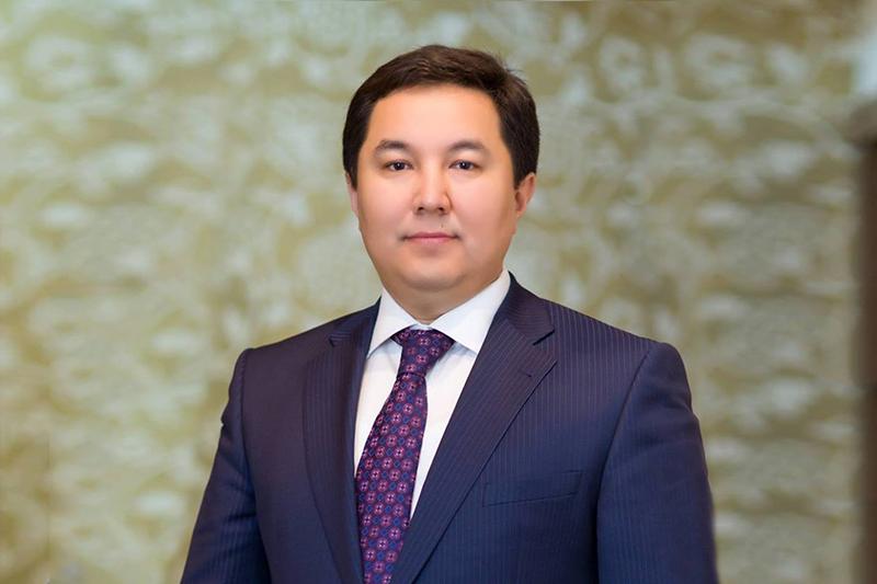 Aıdos Qydyrma QR Premer-Mınıstriniń baspasóz hatshysy qyzmetinen ketti