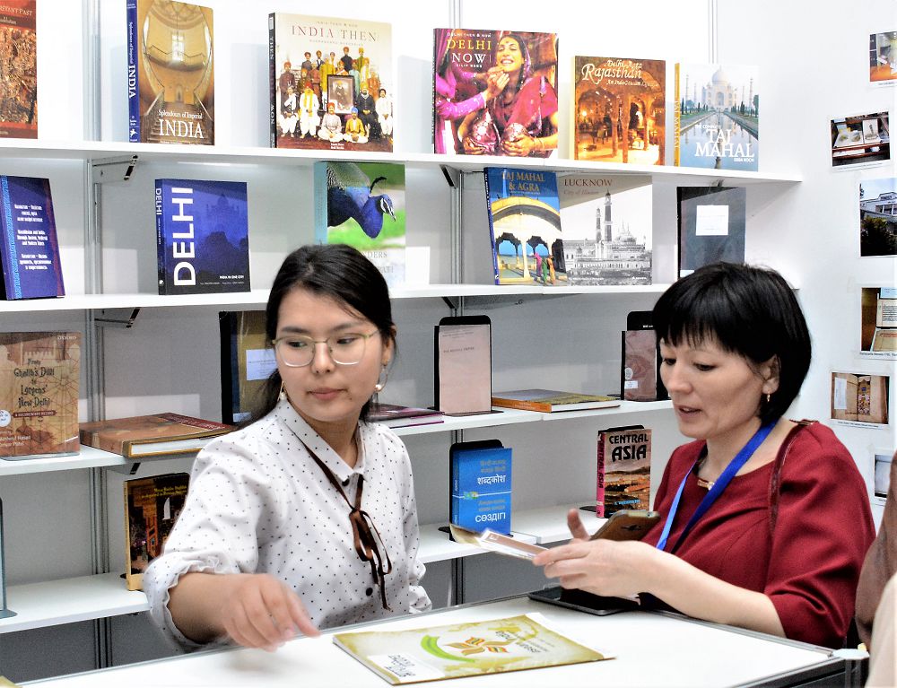 Astanalar sherýin aıǵaqtaıtyn shejire