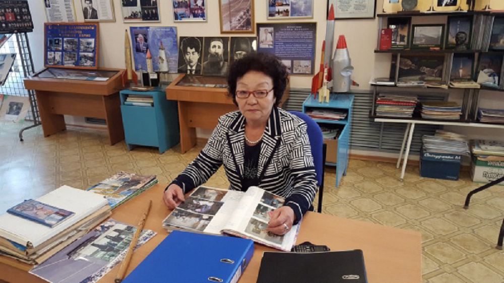 Ǵaryshkerlermen dos mektep