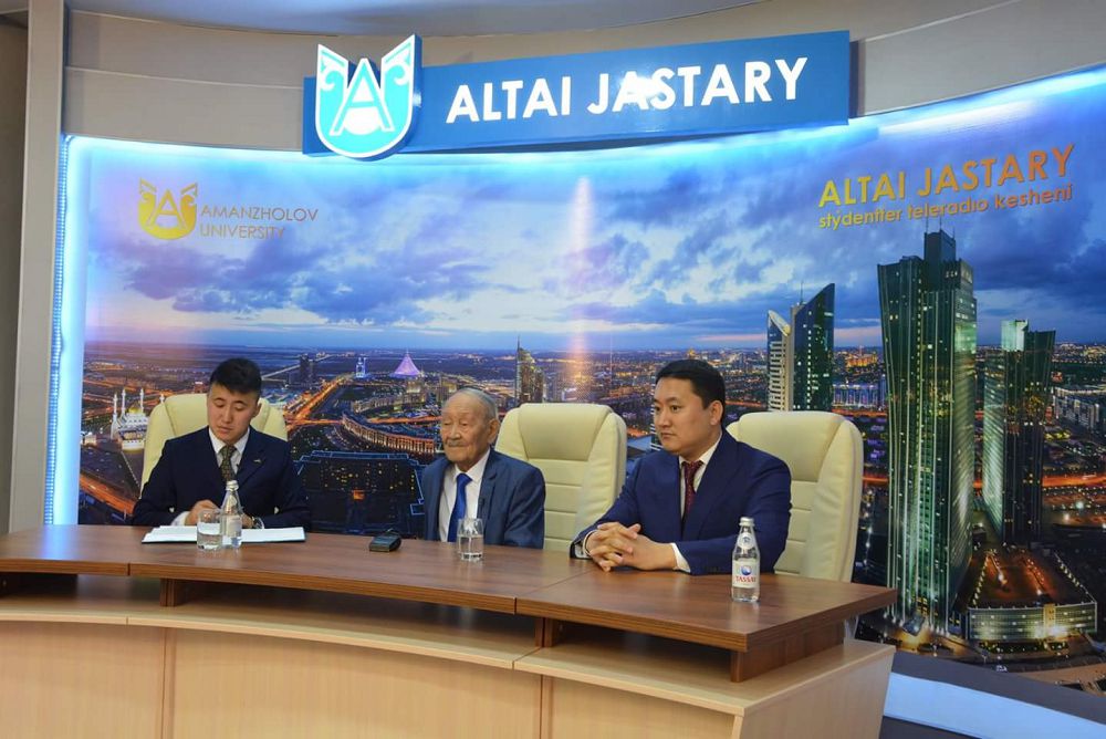 О́skemende stýdentterdiń teleradıo kesheni ashyldy