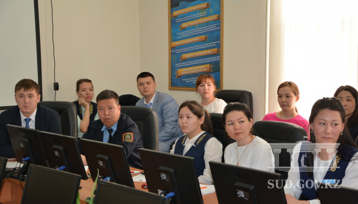 Mańǵystaýda sot júıesin jetildirýdiń 7 baǵyty talqylandy