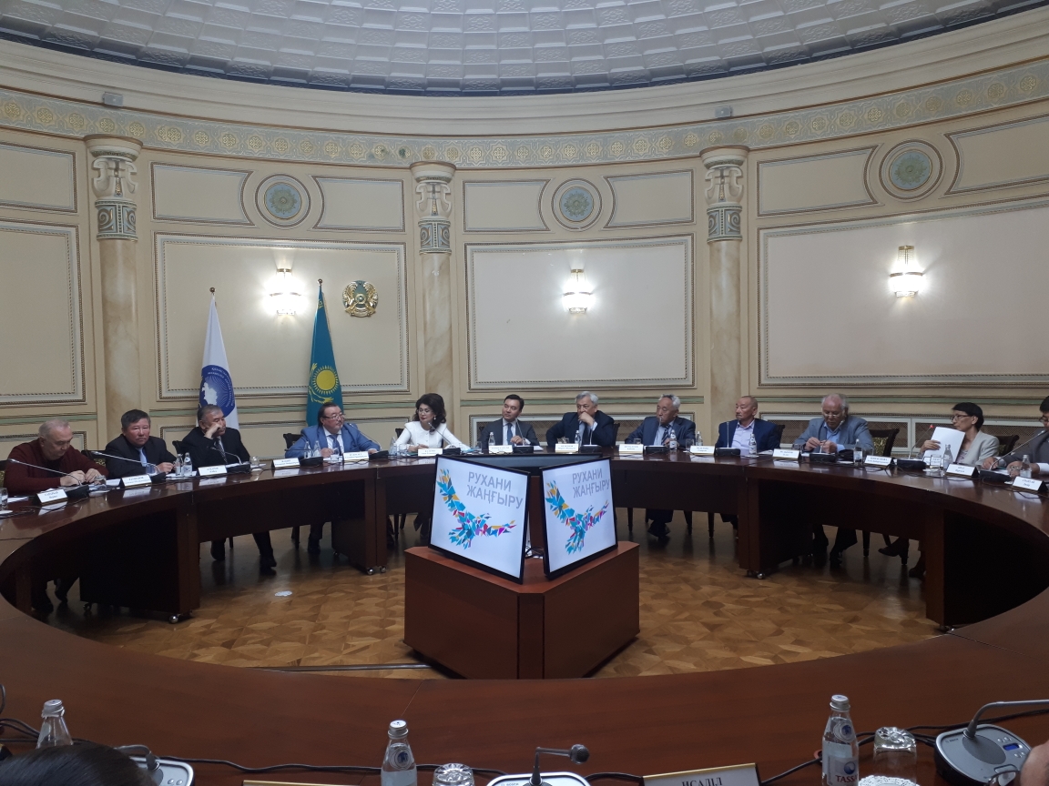 Qazaq ádebıeti álem tilderinde sóıleıdi