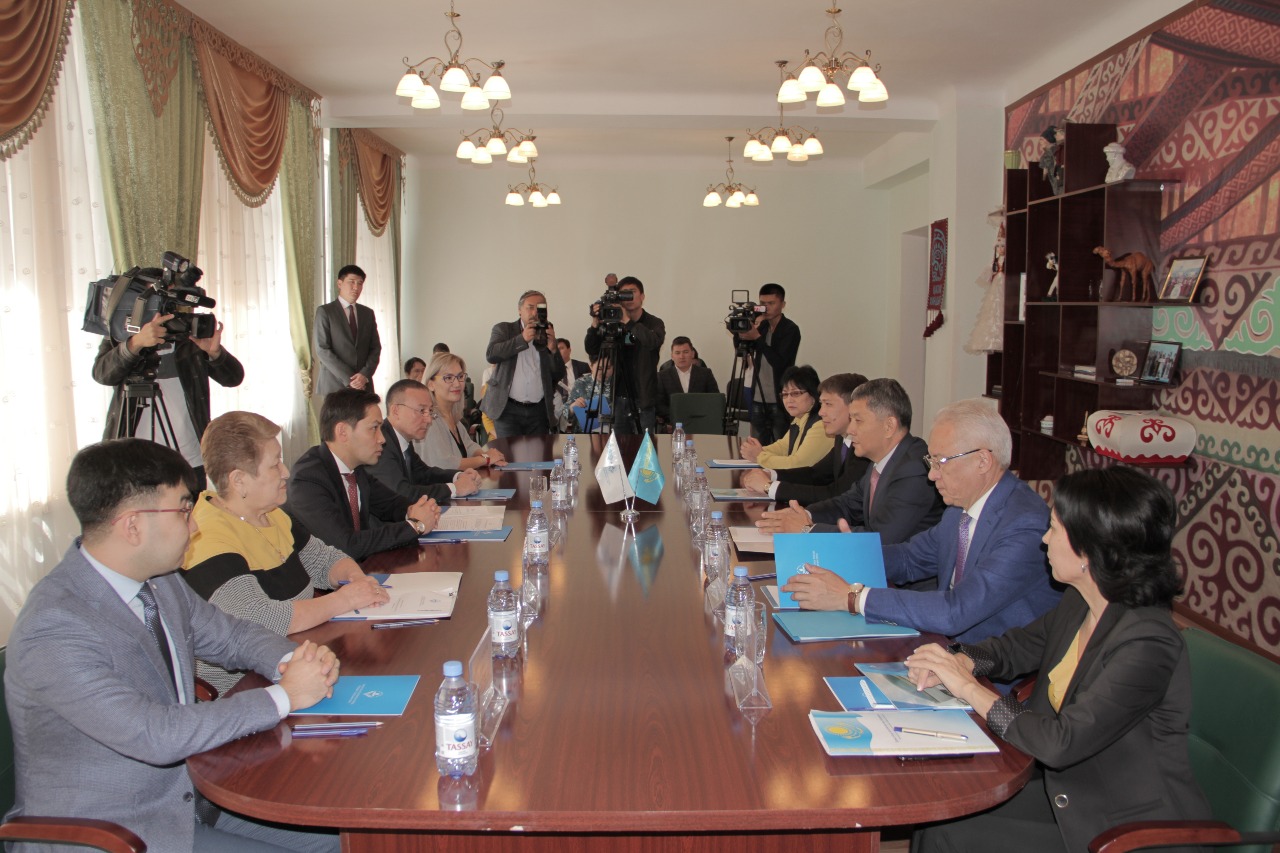 Tarazda zamanaýı IT-kabınet ashylady
