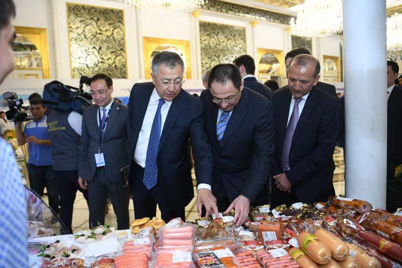 Qazaqstan-О́zbekstan bıznes-forýmynda birneshe mańyzdy qujatqa qol qoıyldy