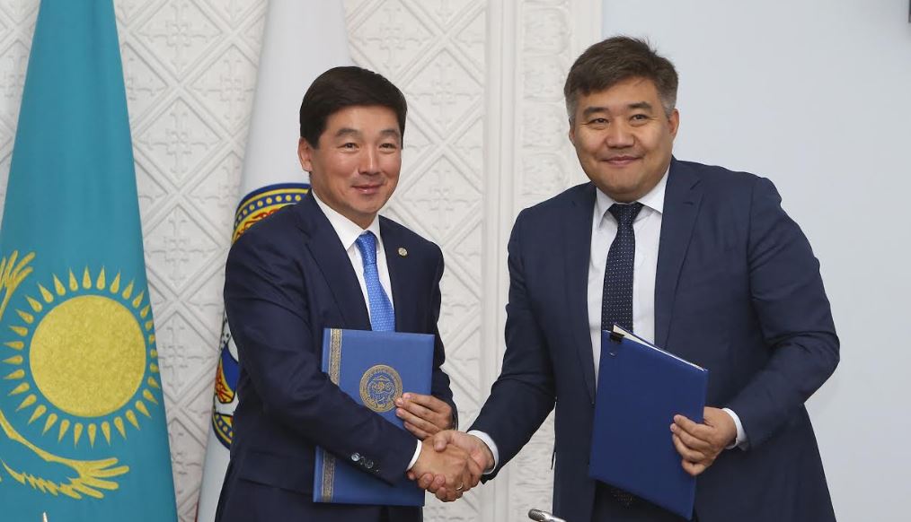 Darhan Káletaev pen Baýyrjan Baıbek azamattyq qoǵamdy damytý jónindegi Jol kartasyna qol qoıdy