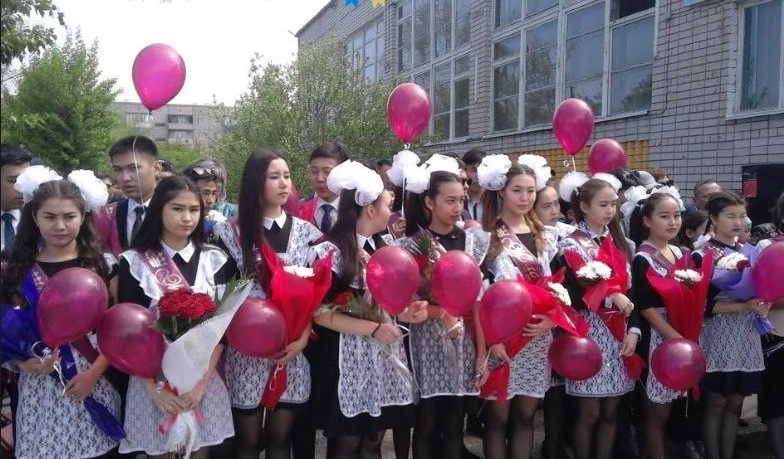 Semeı qalasynyń mektepterinde sońǵy qońyraý merekesi ótti