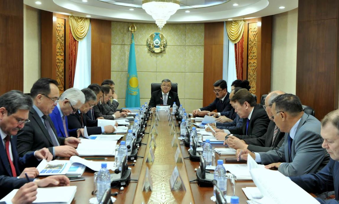 Senatta balyq sharýashylyǵyn qoldaý sharalaryn naqtylaý usynyldy