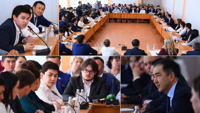 Premer-Mınıstr Rýdnyı stýdentterimen kezdesti