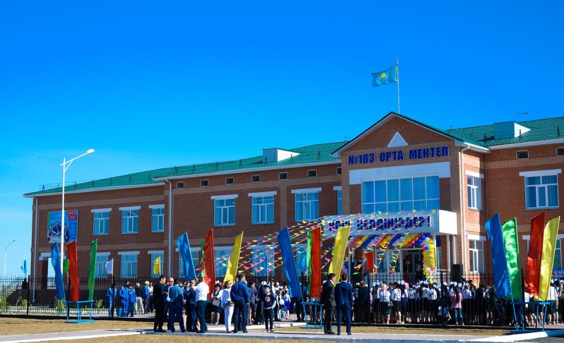 Qarmaqshy aýdanynda jańa mektep pen balabaqsha ashyldy