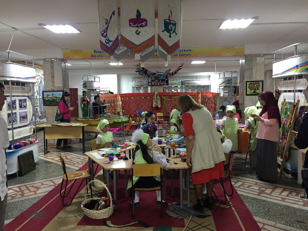 Astanada «Qolóner – rýhanı jańǵyrýdyń jarqyn joly» atty sheberlik synyby ótti