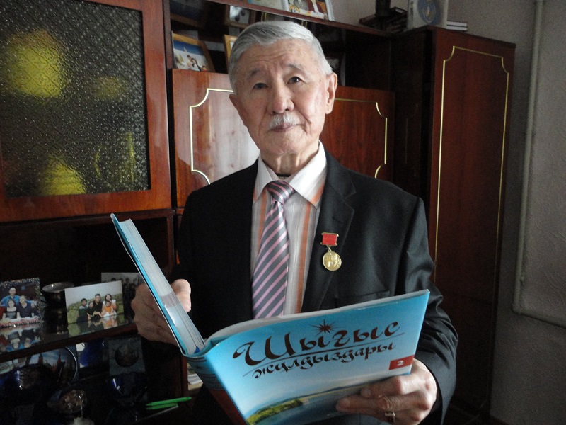 Ázilhan Nurshaıyqovpen úsh kezdesý