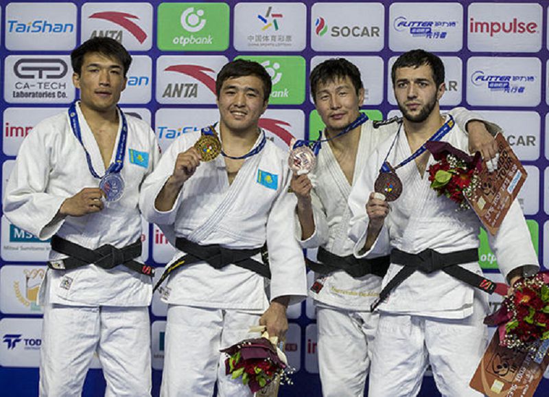 Eldos Smetov Gran-prı jarysynda top jardy