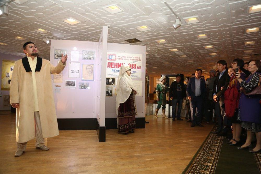 Almatyda myńnan asa eksponat kórermen nazaryna usynyldy