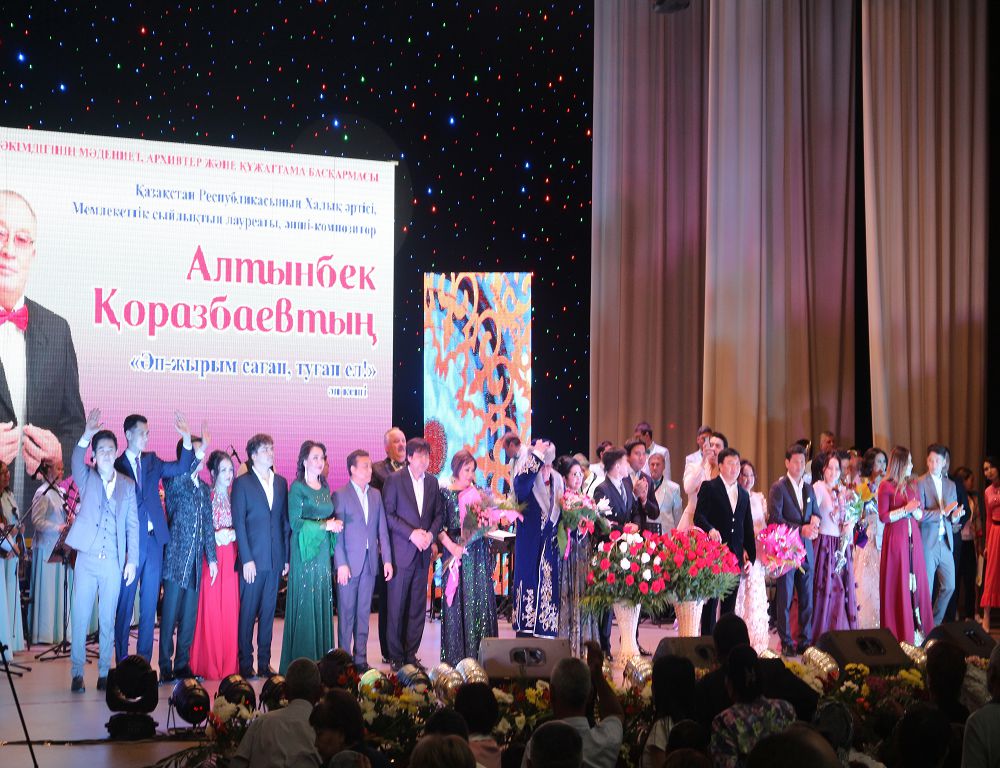 Tarazda Altynbek Qorazbaevtyń «Án-jyrym saǵan, týǵan el!» atty án keshi ótti