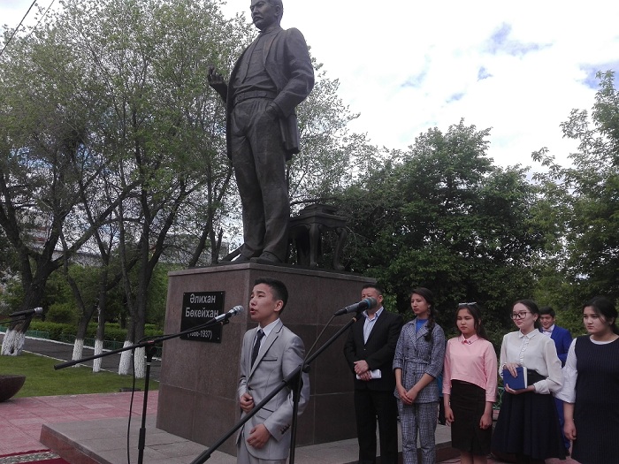 Semeıde caıası qýǵyn-súrgin qurbandaryn eske alý sharasy ótti