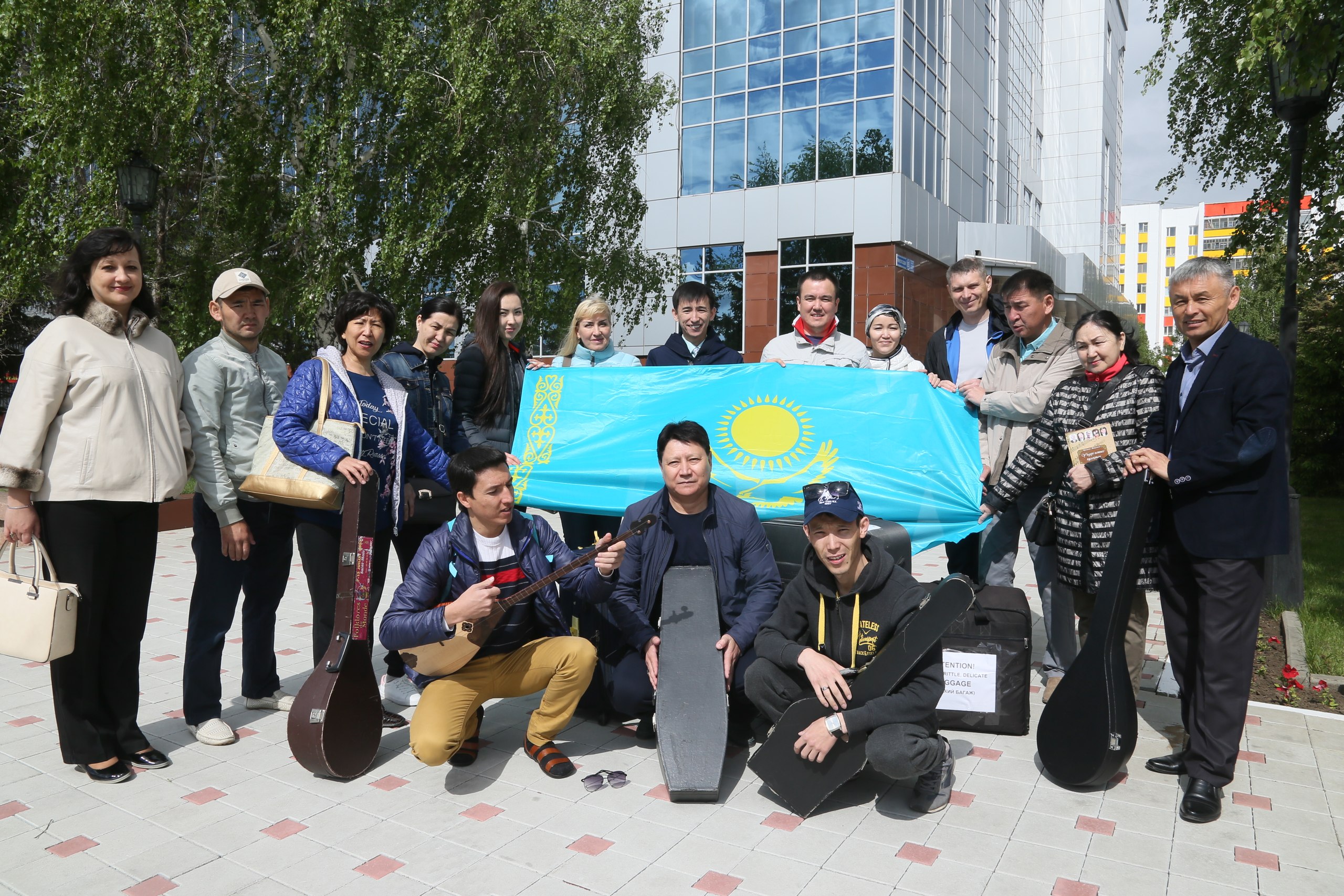 Qostanaıdaǵy «Aqjeleń» ult-aspaptar ansambli  Mysyrda óner kórsetedi