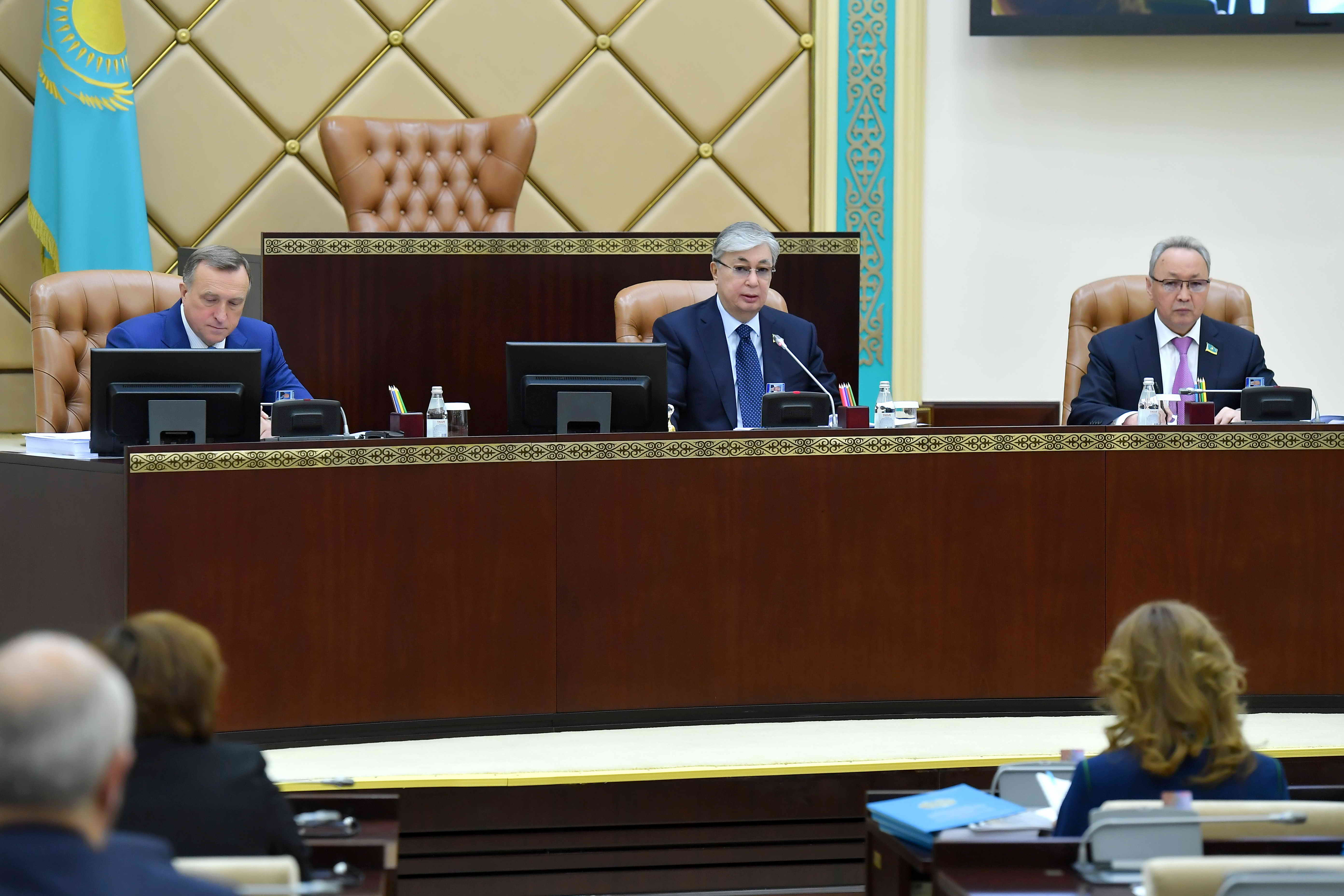 Parlament Qaýipsizdik Keńesi týraly zańdy qabyldady
