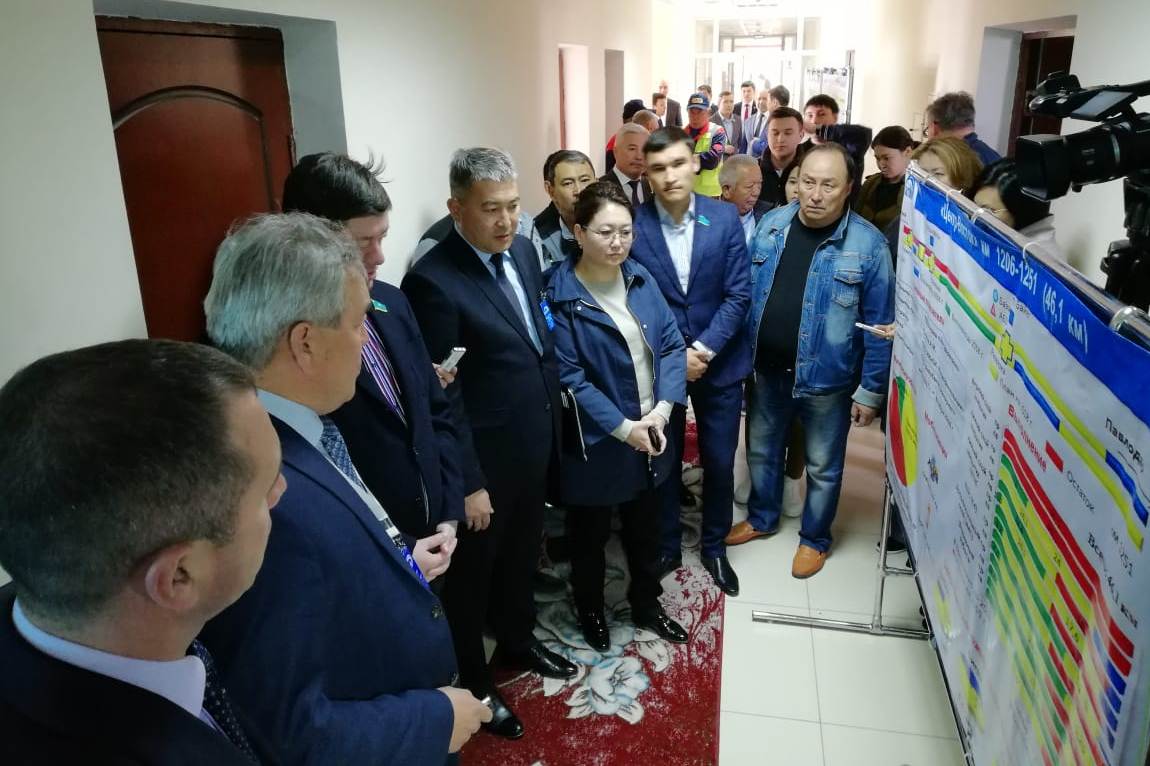 Májilis depýtattary Astana – Pavlodar tas jolynyń qurylys jumystarymen tanysty