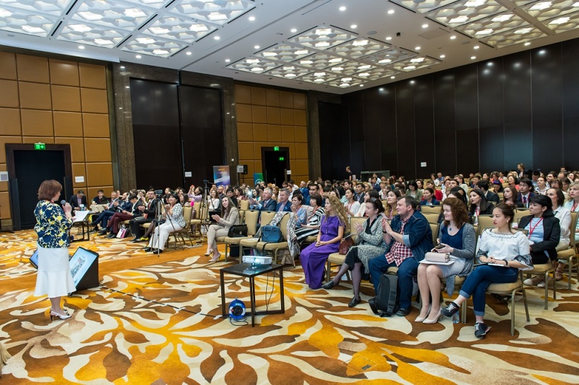 PR-forýmda  tuńǵysh ret qazaq tilindegi kommýnıkasııalar máselesi talqylandy