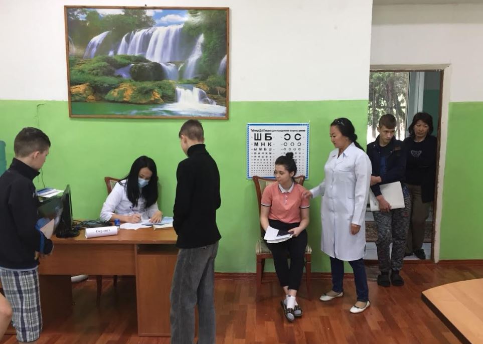 Almatyda «Qaıyrymdylyq – barshaǵa ortaq» atty balalarǵa arnalǵan aksııa ótti