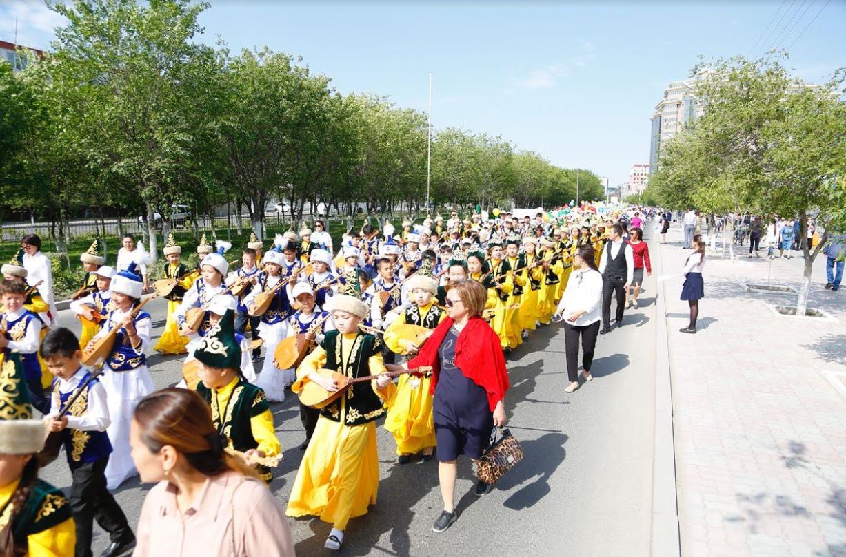 Atyraýda mýzykalyq orkestrler sherýi ótti