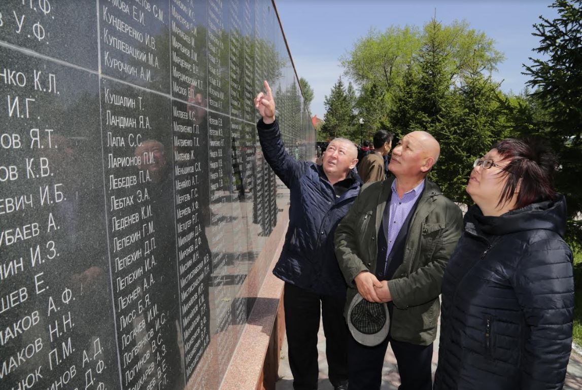 Soltústik Qazaqstan turǵyndary saıası qýǵyn-súrgin qurbandaryn eske aldy