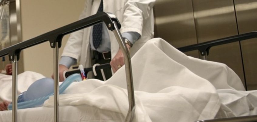 Syr óńirinde menıngıtten bir adam kóz jumdy