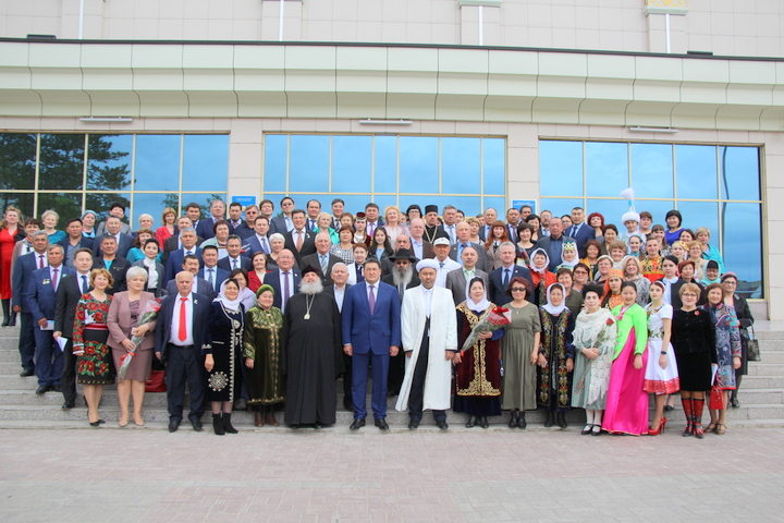 Pavlodarda jergilikti Assambleıanyń HHIV sessııasy ótti