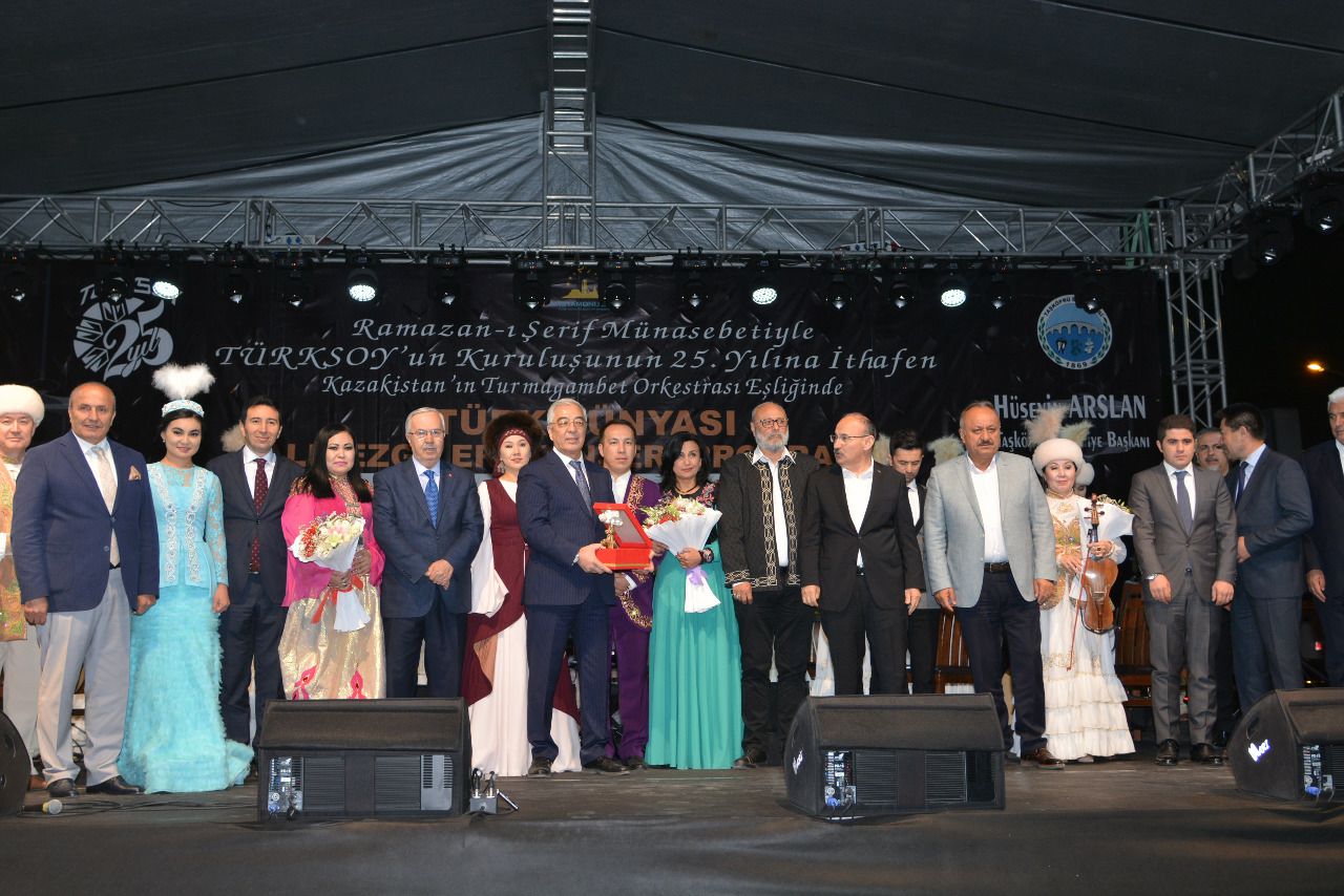 Halyq aspaptar orkestriniń Túrkııadaǵy alǵashqy konserti anshlagpen ótti