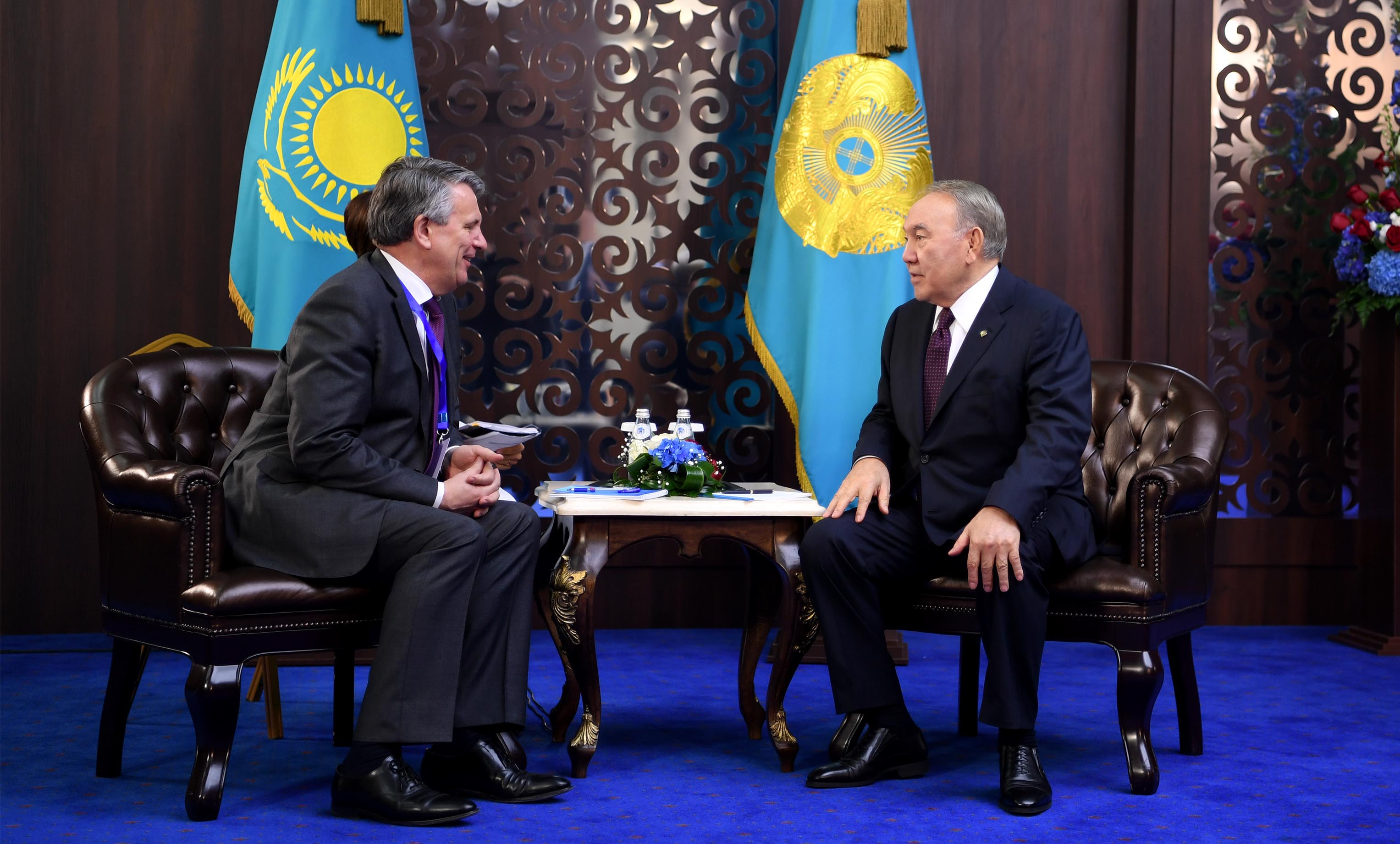 Elbasy «Royal Dutch Shell» konserniniń bas atqarýshy dırektory Ben van Berdenmen kezdesti