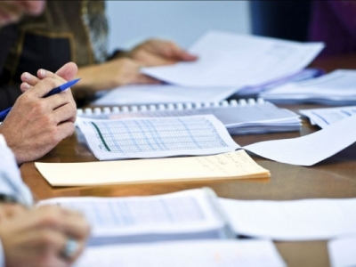 Keńselerde isti qazaq tilinde júrgizýge kirisý kerek
