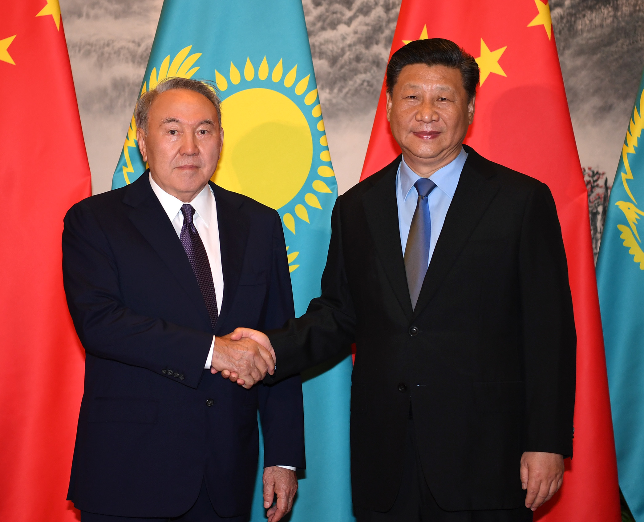Nursultan Nazarbaev QHR Tóraǵasy Sı Szınpınmen keńeıtilgen quramda kezdesý ótkizdi