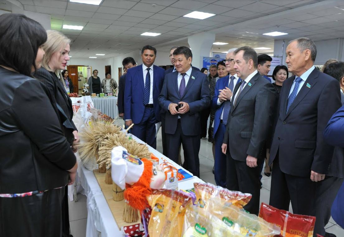 Soltústik Qazaqstan oblysynda «О́ńir» depýtattyq tobynyń kóshpeli otyrysy boldy