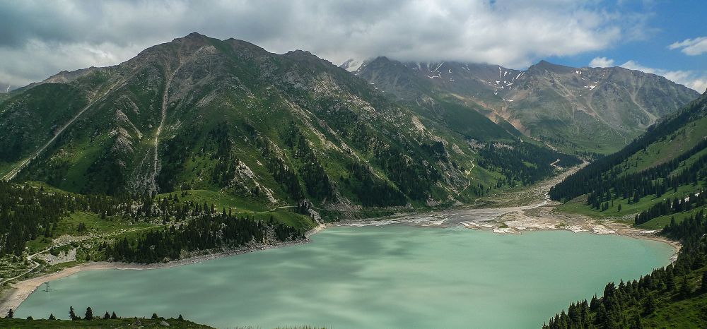 Kóz tartqan kórikti meken