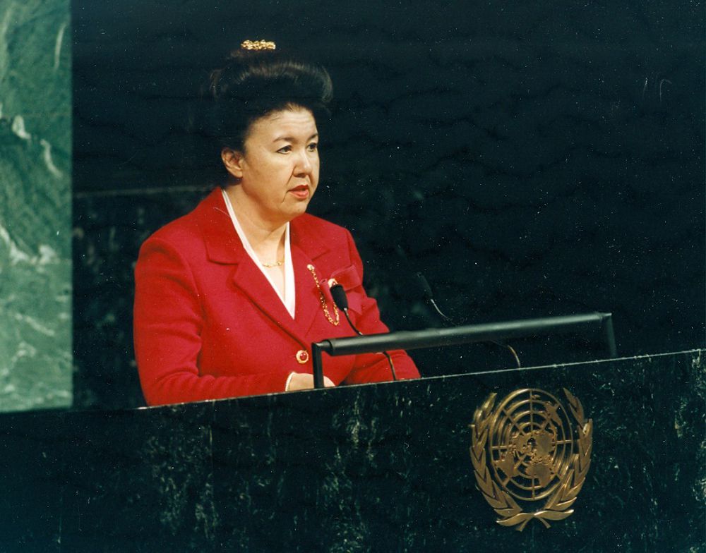 Dıplomat Aqmaral Arystanbekovanyń 70 jyldyǵyna oraı tarıhı qujattyq kórme ótti