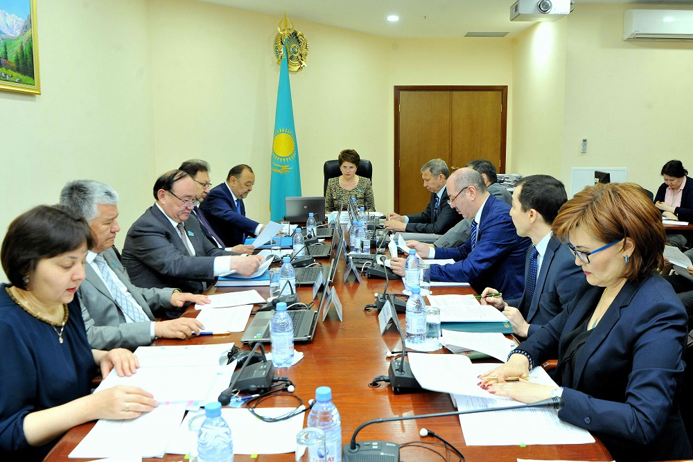 Senatta saqtandyrý máseleleri týraly zańnamaǵa engiziletin túzetýler qaraldy