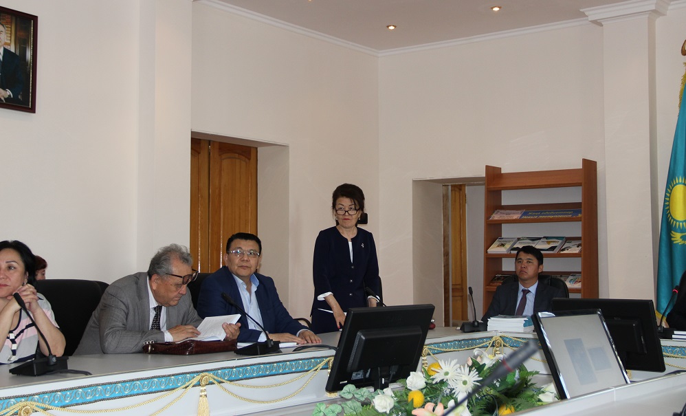 Ǵalym Tatıana Týgaıdyń Ahmet Baıtursynov týraly kitaby tanystyryldy