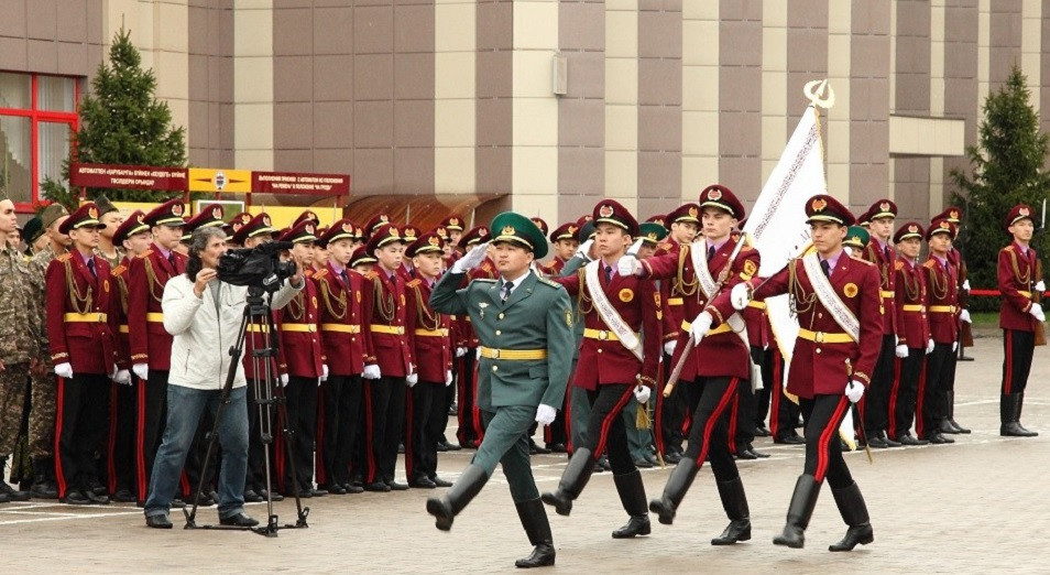 «Arystanda» mektep bitirý keshi ótti