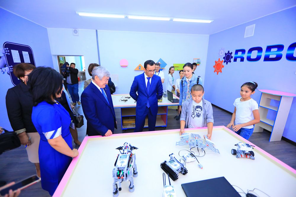 Máýlen Áshimbaev Aqtóbe oblysyna jumys saparymen keldi