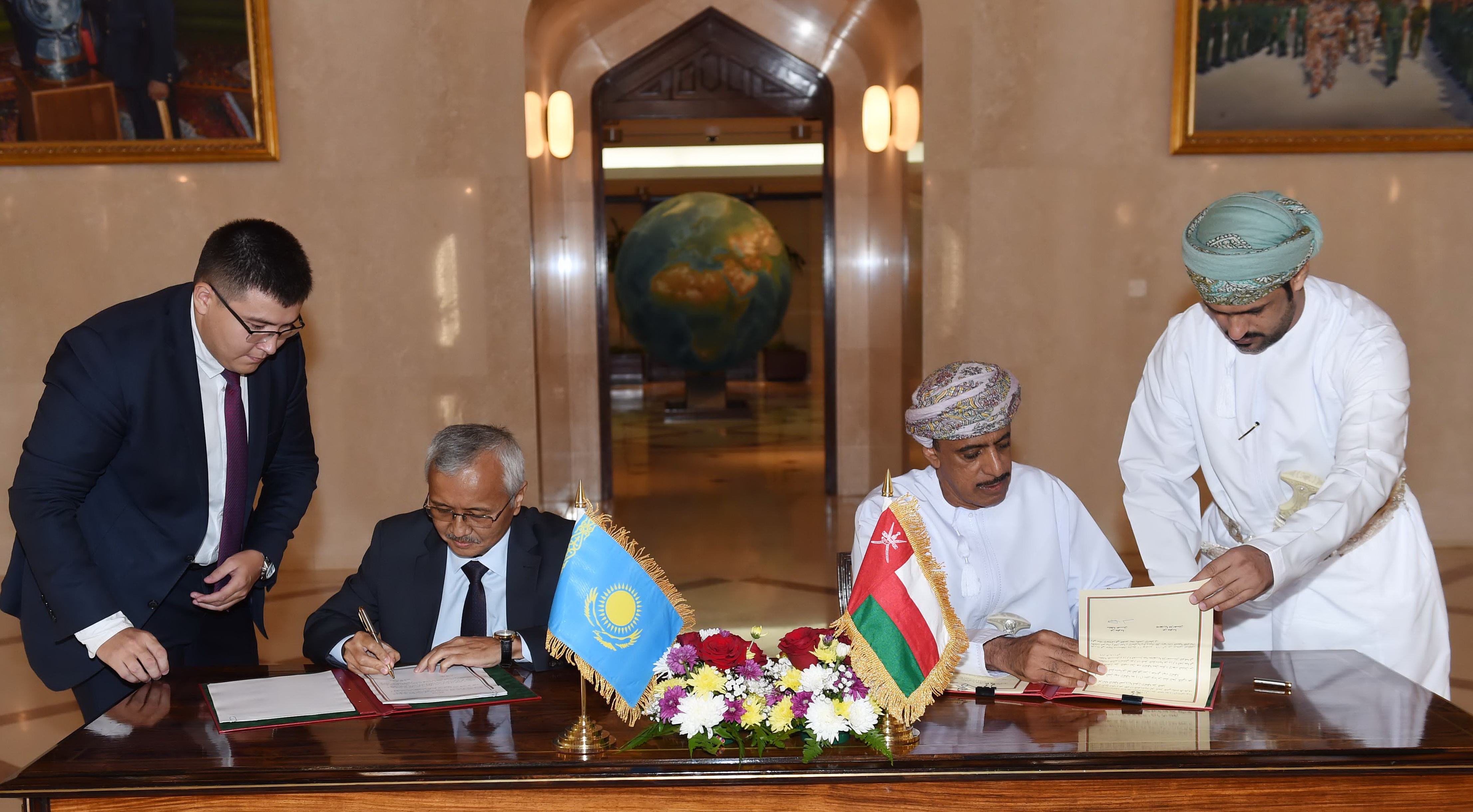 Qazaqstan men Oman vızalyq talaptardan ózara bosatý týraly  kelisimge qol qoıdy