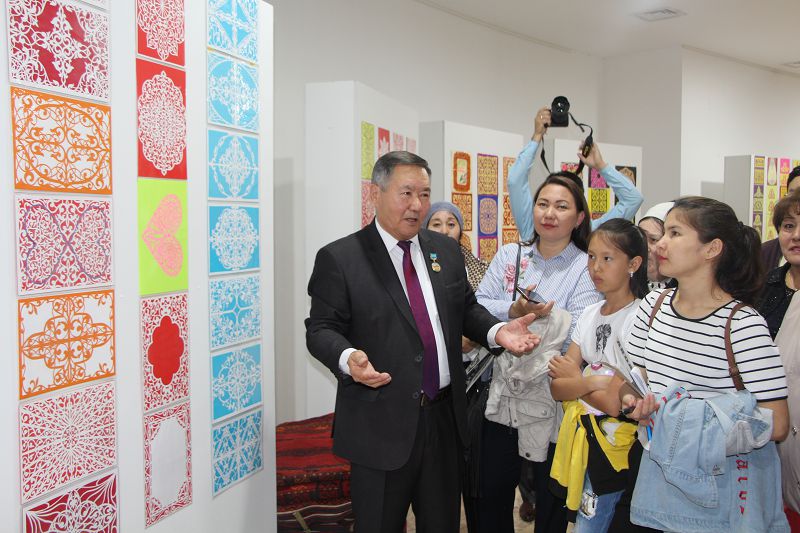 Astanada «Oıýmen oı aıtqan elmiz» atty kórme ashyldy