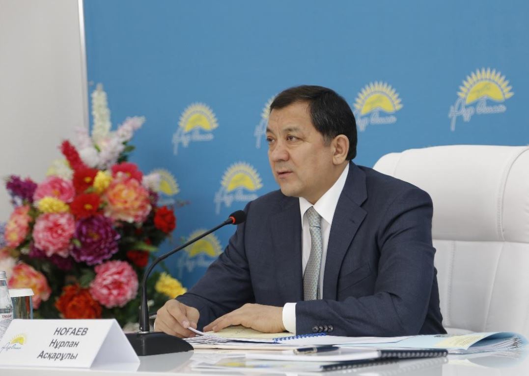 Nurlan Noǵaev: Mektepke úshtildilik belsendi túrde engizilýi kerek