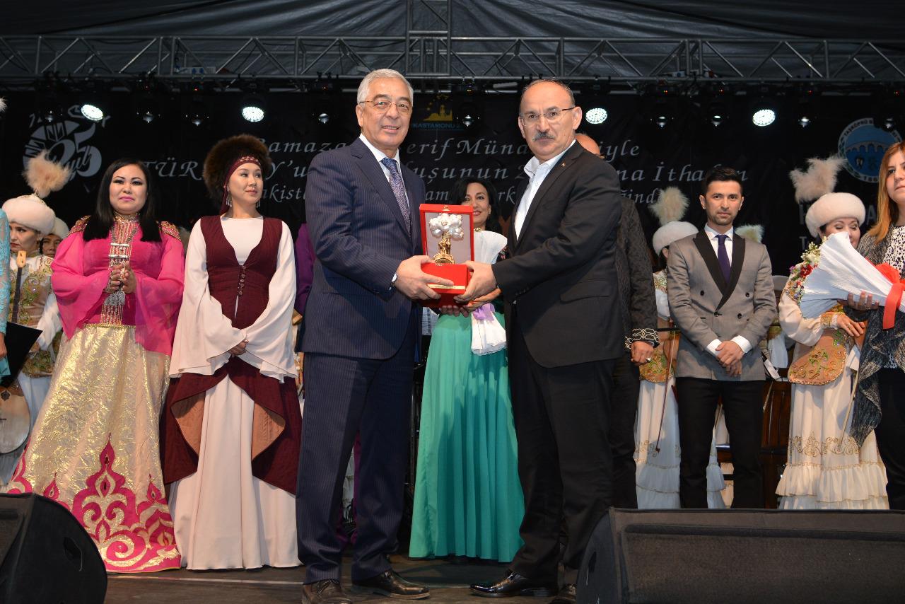 Túrkııada dástúrli óner festıvali ótti