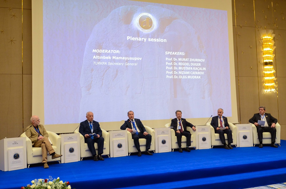 «Altaıstıka, Túrkologııa, Mońǵolıstıka Assosıasııasyn» qurý týraly sheshimge qol qoıyldy