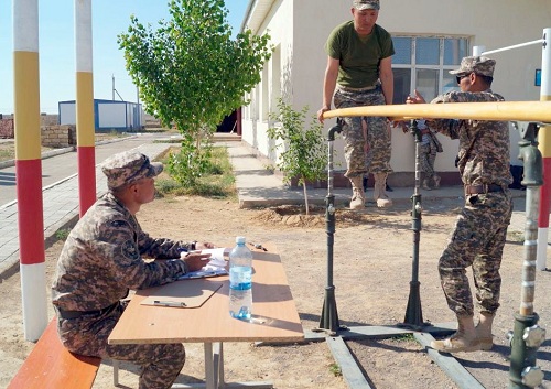 «Batys» óńirlik qolbasshylyǵynda úzdik serjanttar anyqtaldy