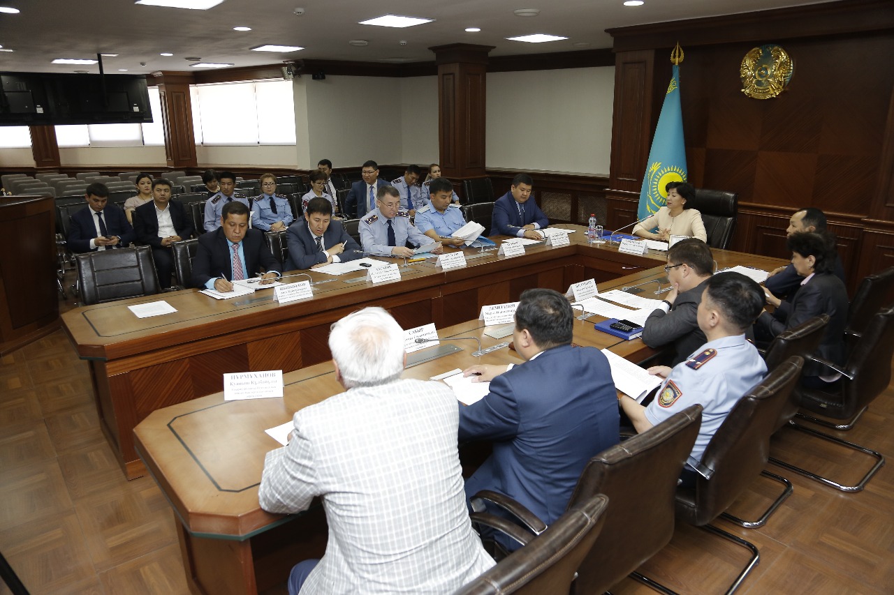 Atyraýda burynǵy sottalǵandardy áleýmettendirý boıynsha belsendi jumys júrgizilip jatyr