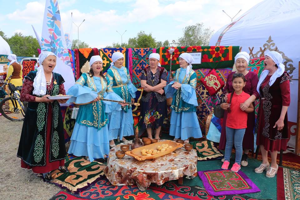 Aqsýda Qymyzmuryndyq merekesi ótti