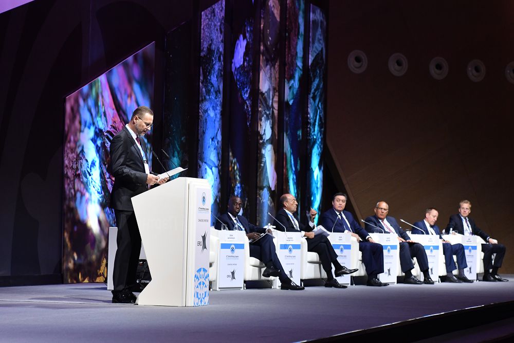 25-inshi Dúnıejúzilik taý-ken kongresi jumysyn bastady