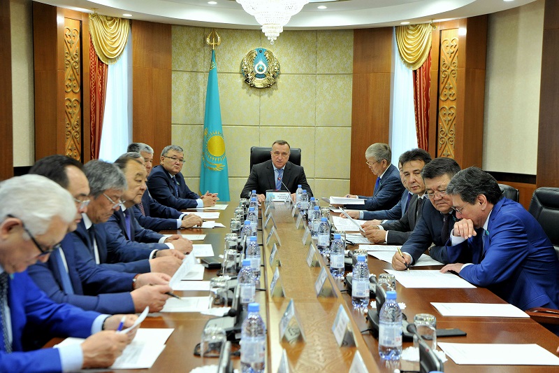 Senatorlar Prezıdent bastamasyn iske asyrý barysyn talqylady